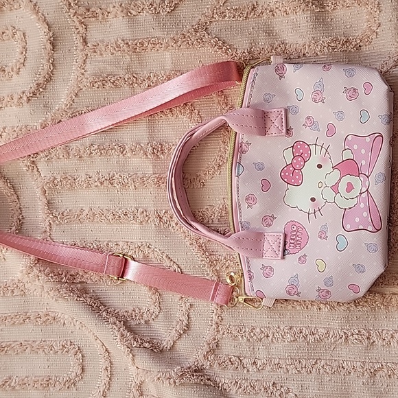 Hello Kitty Handbag with adjustable shoulder strap, pink 💗.  NWOT. - Picture 10 of 10